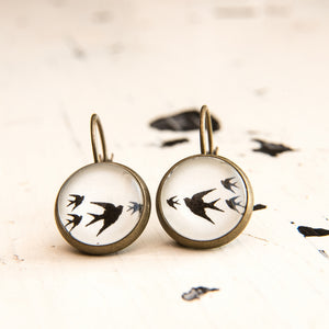 Cabochon Dangly & Stud Earrings / Natural Graphic 4 Swallows / Black And White